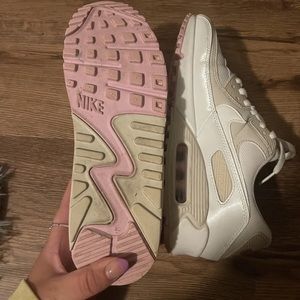 Women’s Nike Air Max 90 Size 10